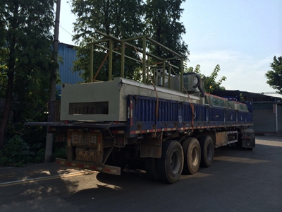 電梯板不銹鋼蝕刻機(jī)發(fā)貨，免費(fèi)蝕刻工藝技術(shù)支持